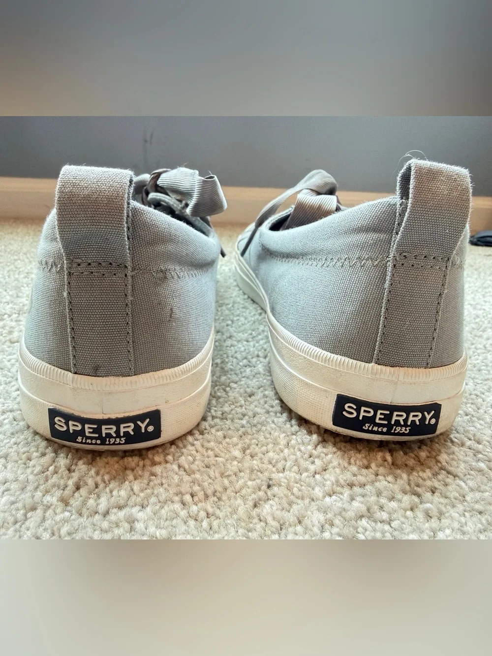 Sperry Women's Crest Vibe Gray Sneakers w Satin Laces, Size 10 EUC